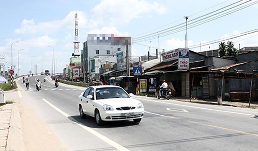 Đoạn Quốc lộ 1 A đoạn Hậu Giang - Sóc Trăng sau khi được cải tạo, nâng cấp sẽ có 4 làn xe theo đúng quy hoạch toàn tuyến Hà Nội - Cà Mau. Ảnh đoạn Quốc lộ 1 A qua Hậu Giang. Ảnh: BHG. Đoạn Quốc lộ 1 A đoạn Hậu Giang - Sóc Trăng sau khi được cải tạo, nâng cấp sẽ có 4 làn xe theo đúng quy hoạch toàn tuyến Hà Nội - Cà Mau. Ảnh đoạn Quốc lộ 1 A qua Hậu Giang. Ảnh: BHG.