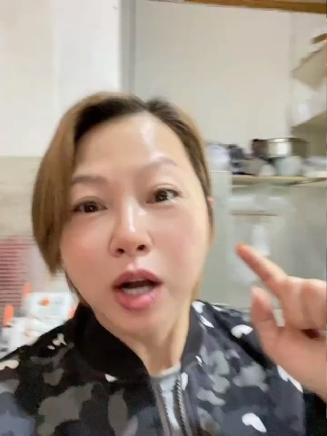 Lưu Ngọc Thúy trẻ trung ở tuổi 57.