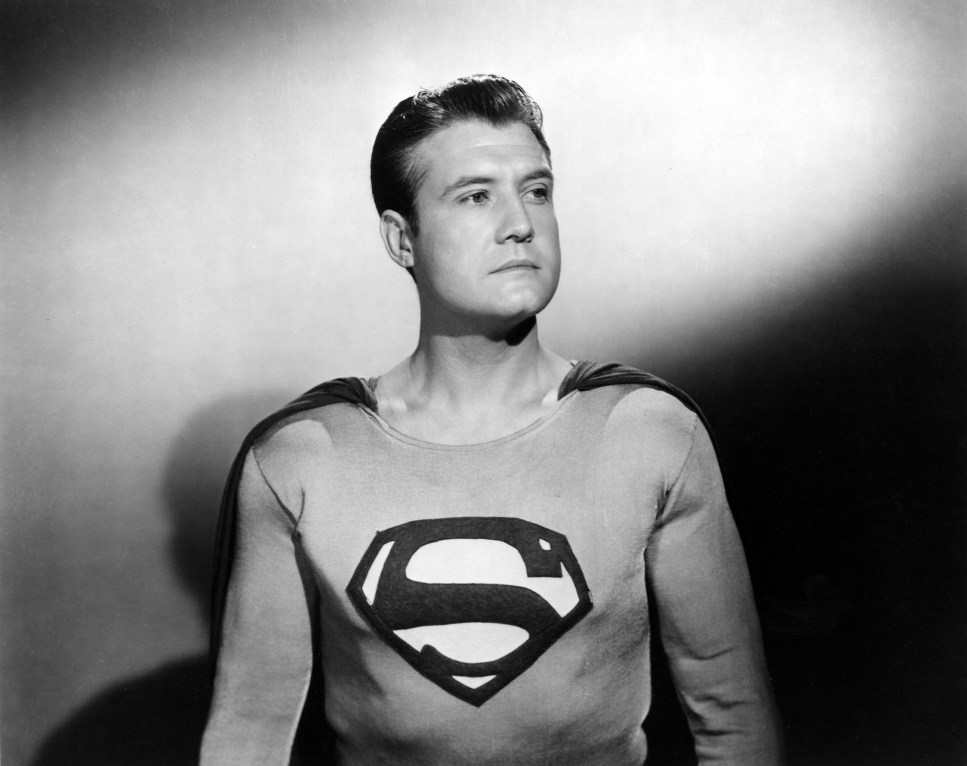 George Reeves qua đời sau một năm kết thúc vai diễn trong Adventures of Superman. Ảnh: Courtesy Everett Collection. George Reeves qua đời sau một năm kết thúc vai diễn trong Adventures of Superman. Ảnh: Courtesy Everett Collection.