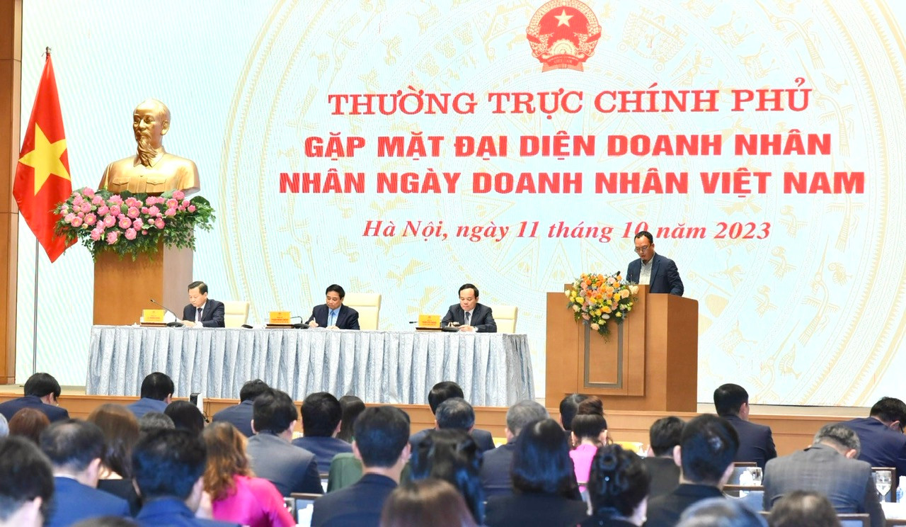 Đại diện Tập đoàn Masan chia sẻ tại buổi gặp mặt của Thường trực Chính phủ với đại diện doanh nhân.