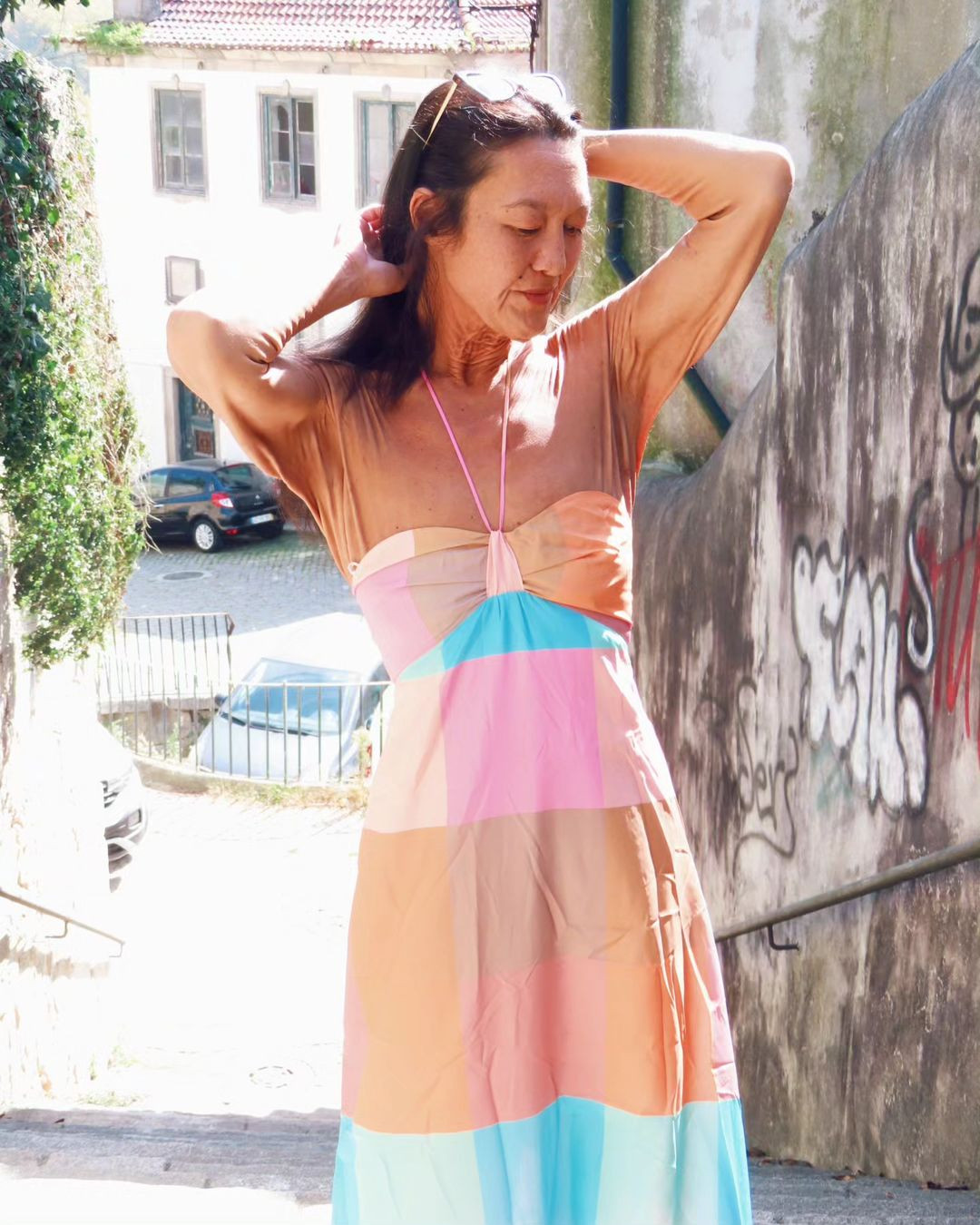 Mọi thứ thay đổi khi Love Your Lines - chiến dịch tôn vinh sự không hoàn hảo của làn da - được phát động vào năm 2015. Sara gửi câu chuyện của bản thân đến ban tổ chức. Sự đón nhận tích cực từ thế giới bên ngoài giúp cô tự tin và bắt đầu yêu thương cơ thể mình nhiều hơn.