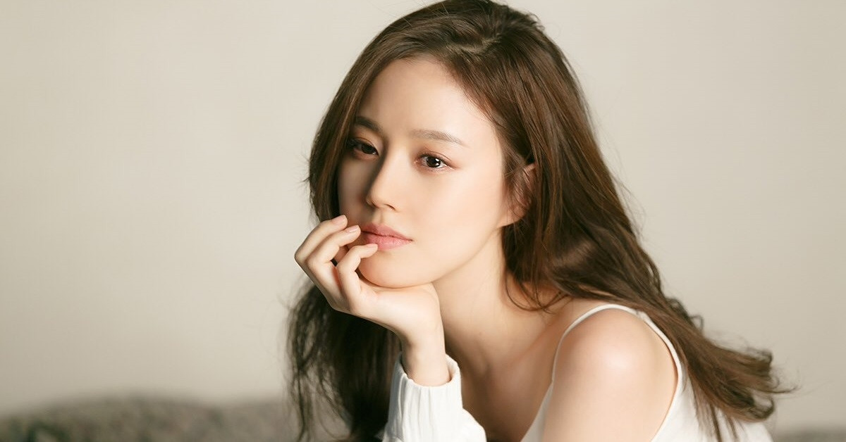 Moon Chae Won kiện những cư dân mạng bình luận ác ý về vấn đề vệ sinh cá nhân của cô. Moon Chae Won kiện những cư dân mạng bình luận ác ý về vấn đề vệ sinh cá nhân của cô.