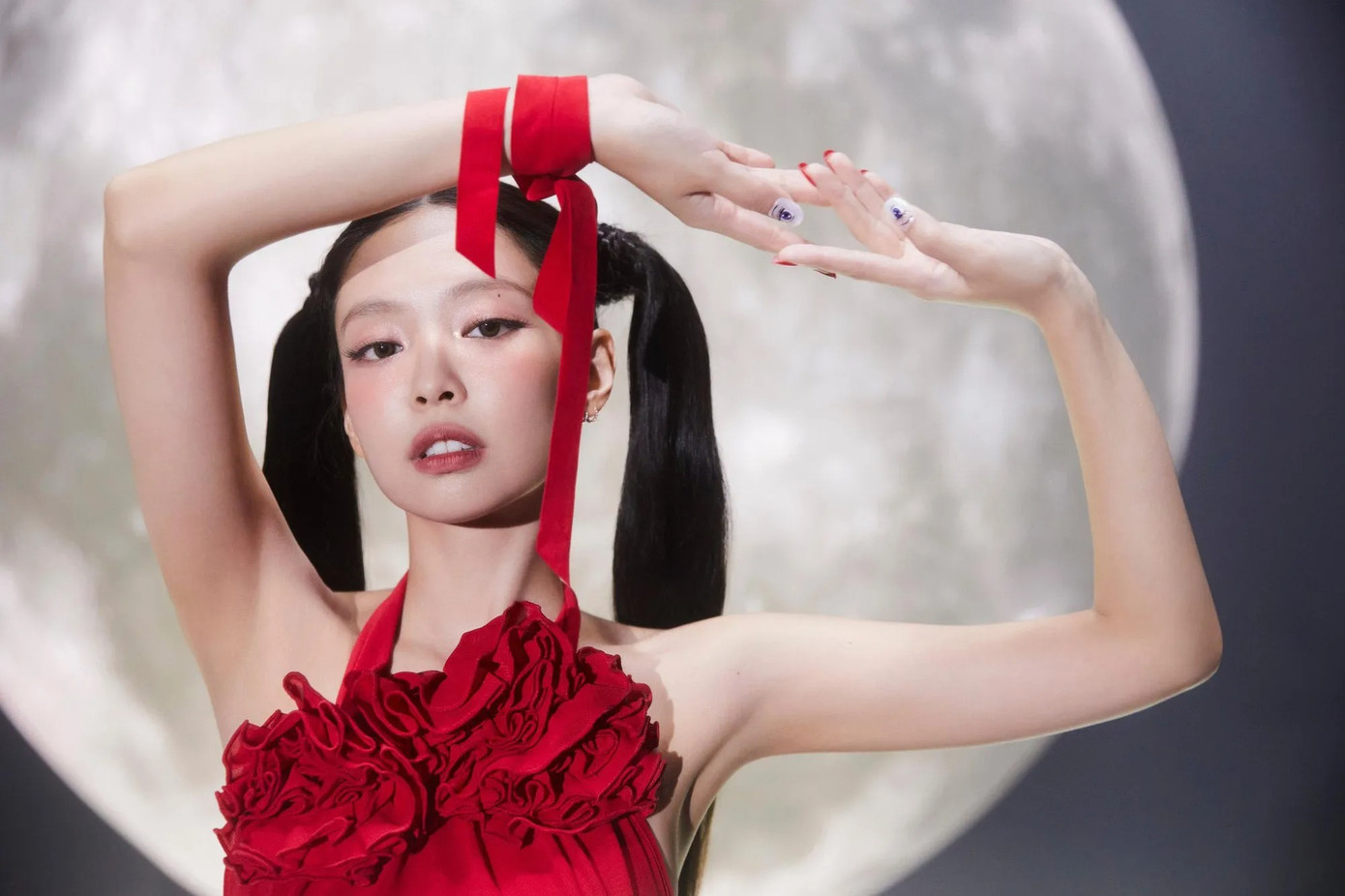 Jennie đạt thành tích ấn tượng trên các bảng xếp hạng thế giới với You &amp; Me.