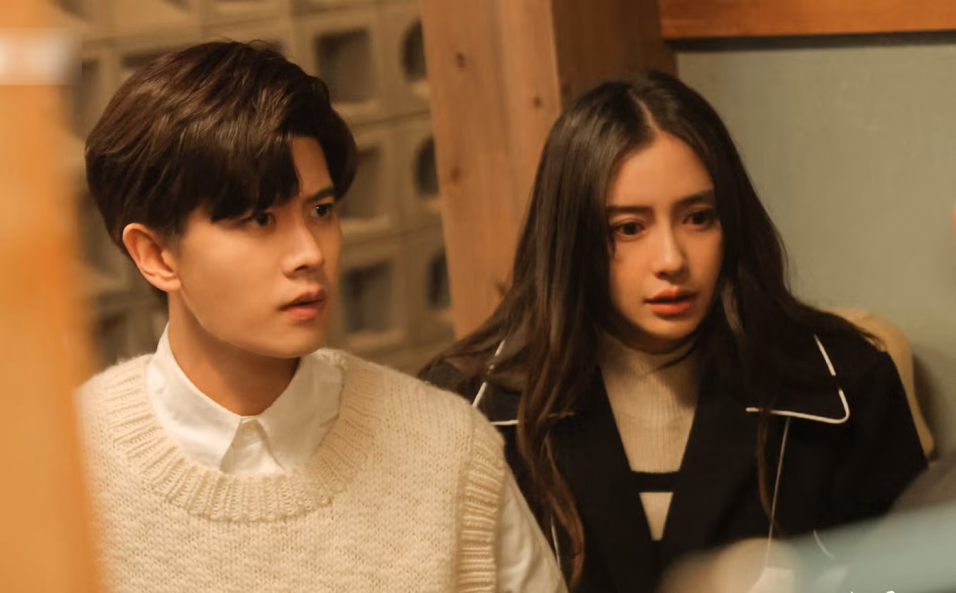 AngelaBaby là "hố đen" của Mộ sắc tâm ước. AngelaBaby là "hố đen" của Mộ sắc tâm ước.