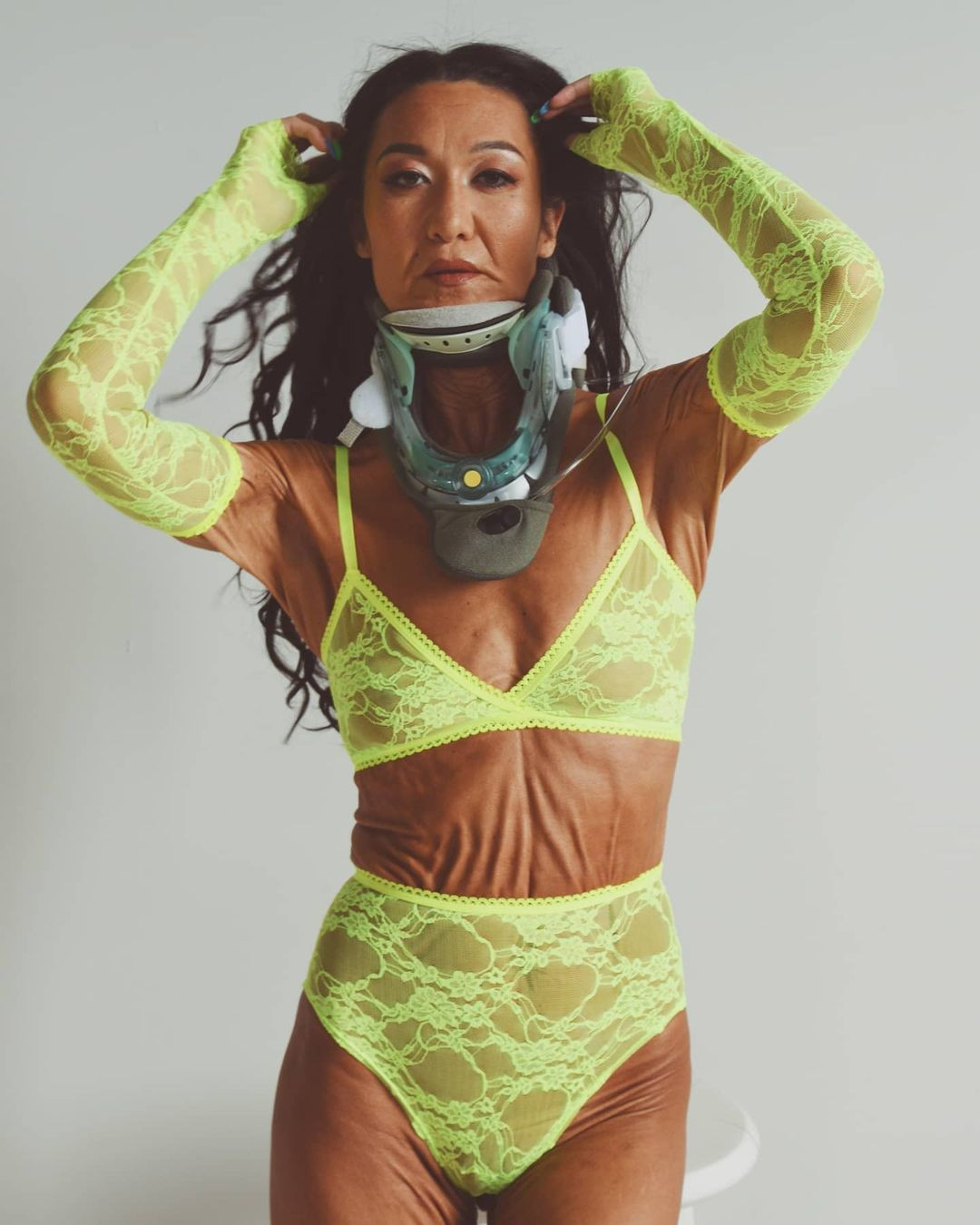 7 năm qua đi, Sara hiện hoạt động với tư cách người mẫu. Cô tự tin mặc những bộ nội y, bikini gợi cảm nhất khoe làn da khác biệt và nét đẹp riêng. Cô có 98.800 người theo dõi trên Instagram và cũng bắt đầu tham gia TikTok.