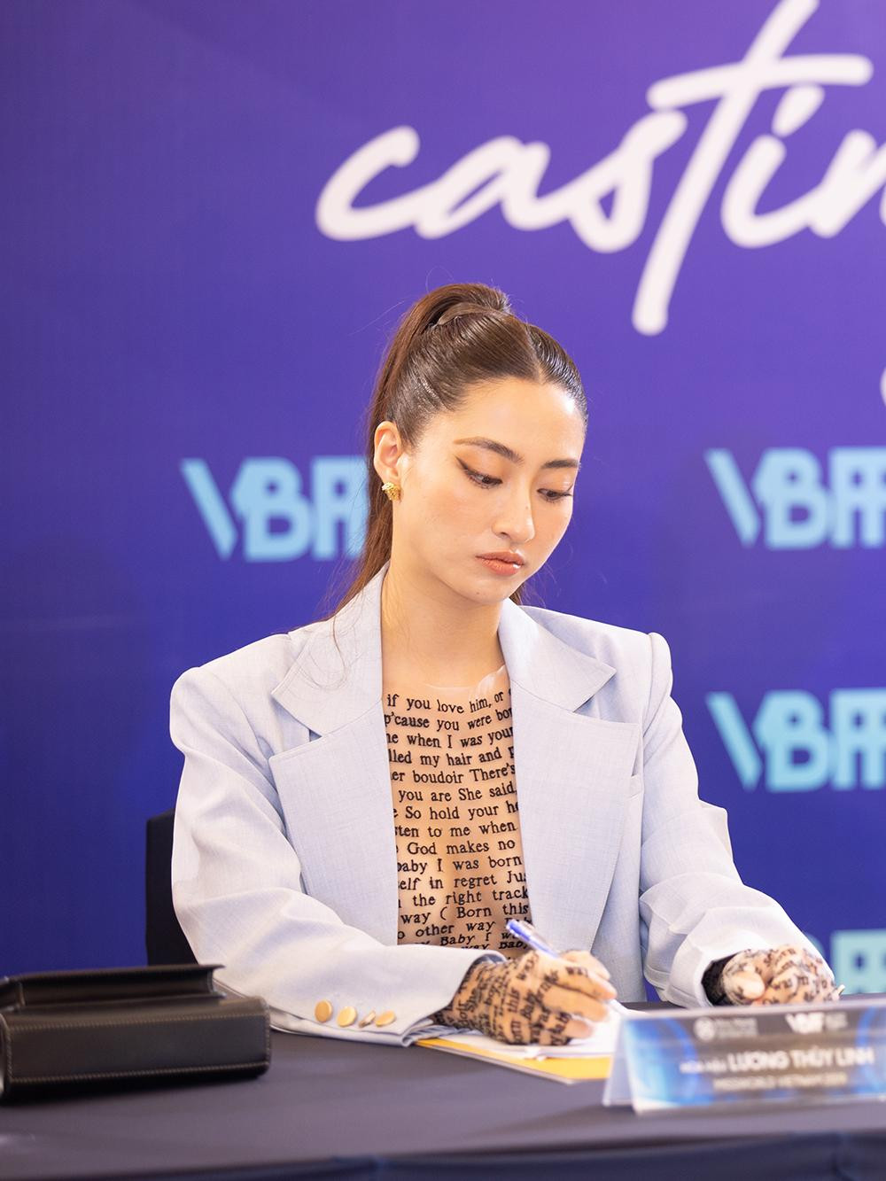 Sau 3 năm đăng quang, phong cách thời trang của người đẹp Cao Bằng được đánh giá là ngày càng 'thăng hạng'.