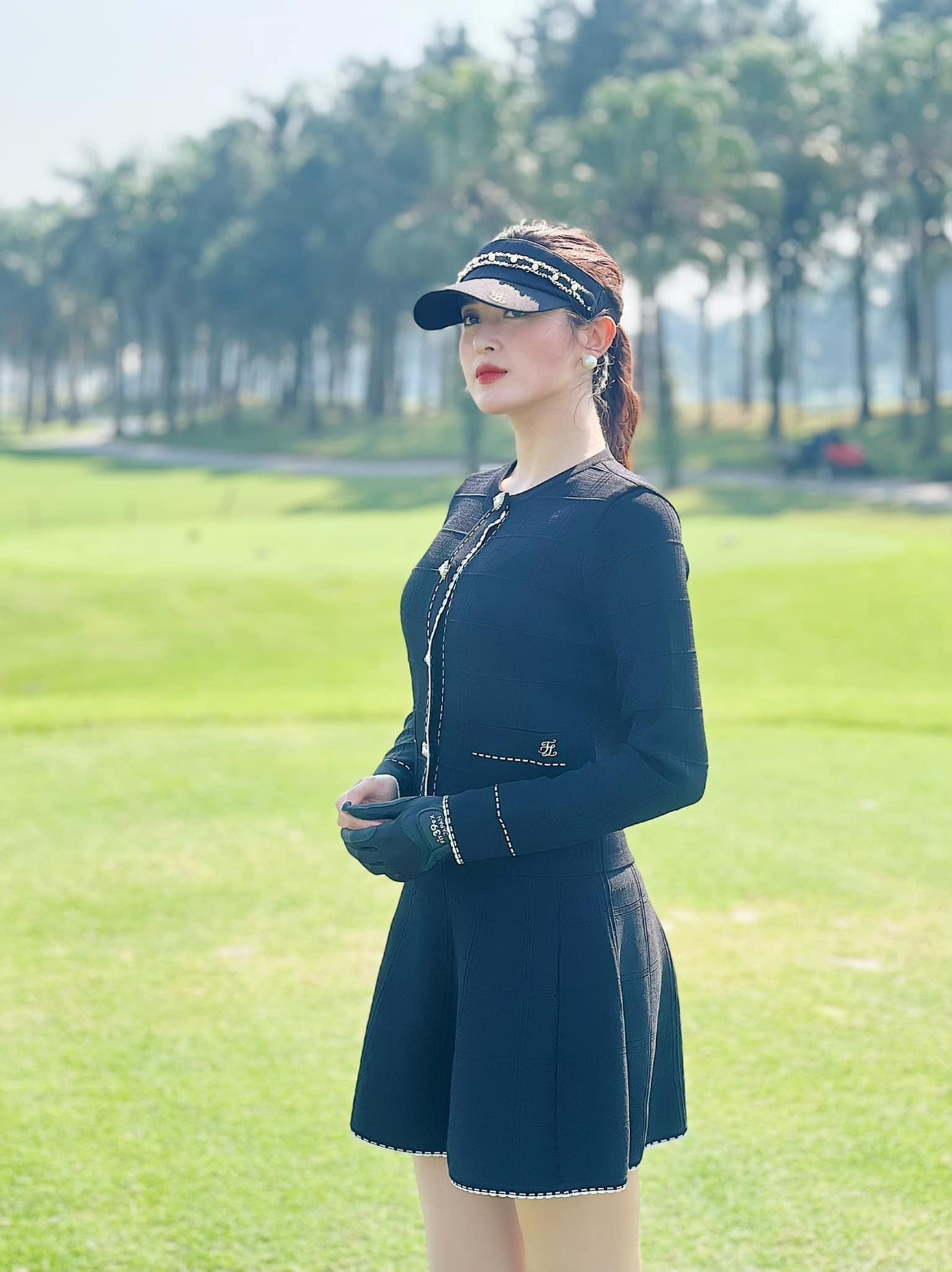 Huyền My tiết lộ bí quyết giữ dáng là chăm chỉ tập golf. Huyền My tiết lộ bí quyết giữ dáng là chăm chỉ tập golf.