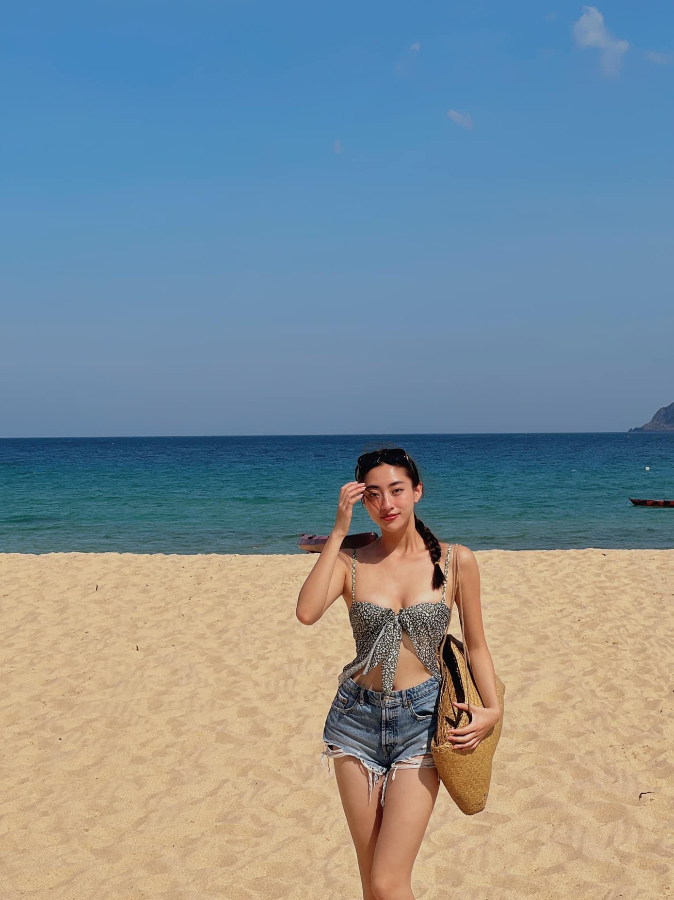 Vóc dáng nóng bỏng và nuột nà của Miss World Vietnam 2019 khiến fans trầm trồ.