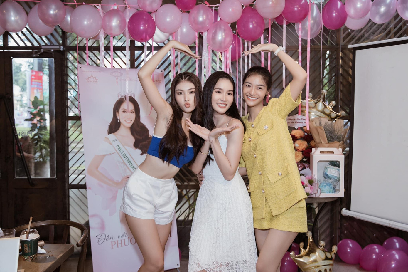 Á hậu Ngọc Thảo, Kiều Loan đến ủng hộ buổi off fan của Á hậu Phương Anh.