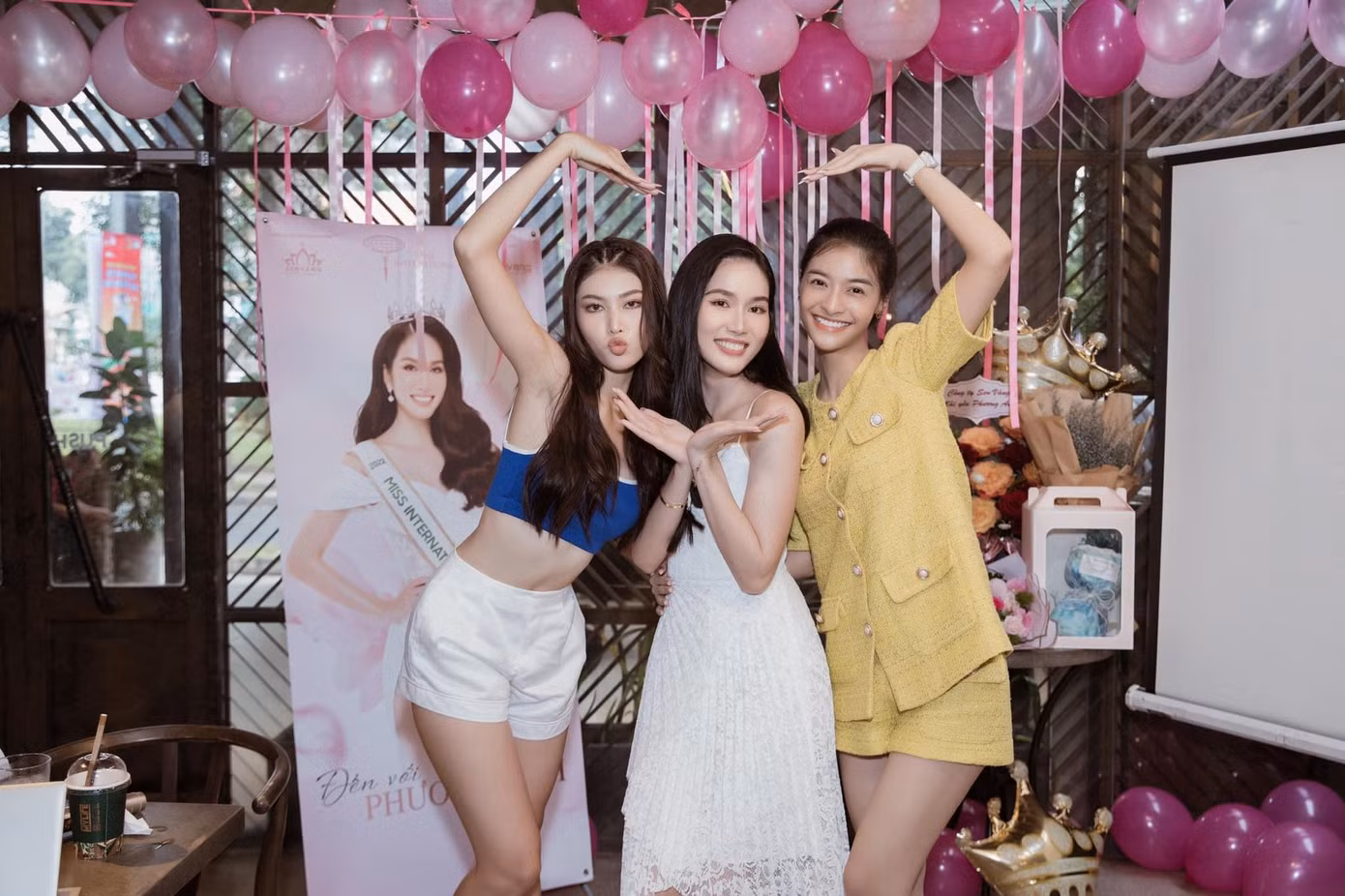 Á hậu Ngọc Thảo, Kiều Loan đến ủng hộ buổi off fan của Á hậu Phương Anh.