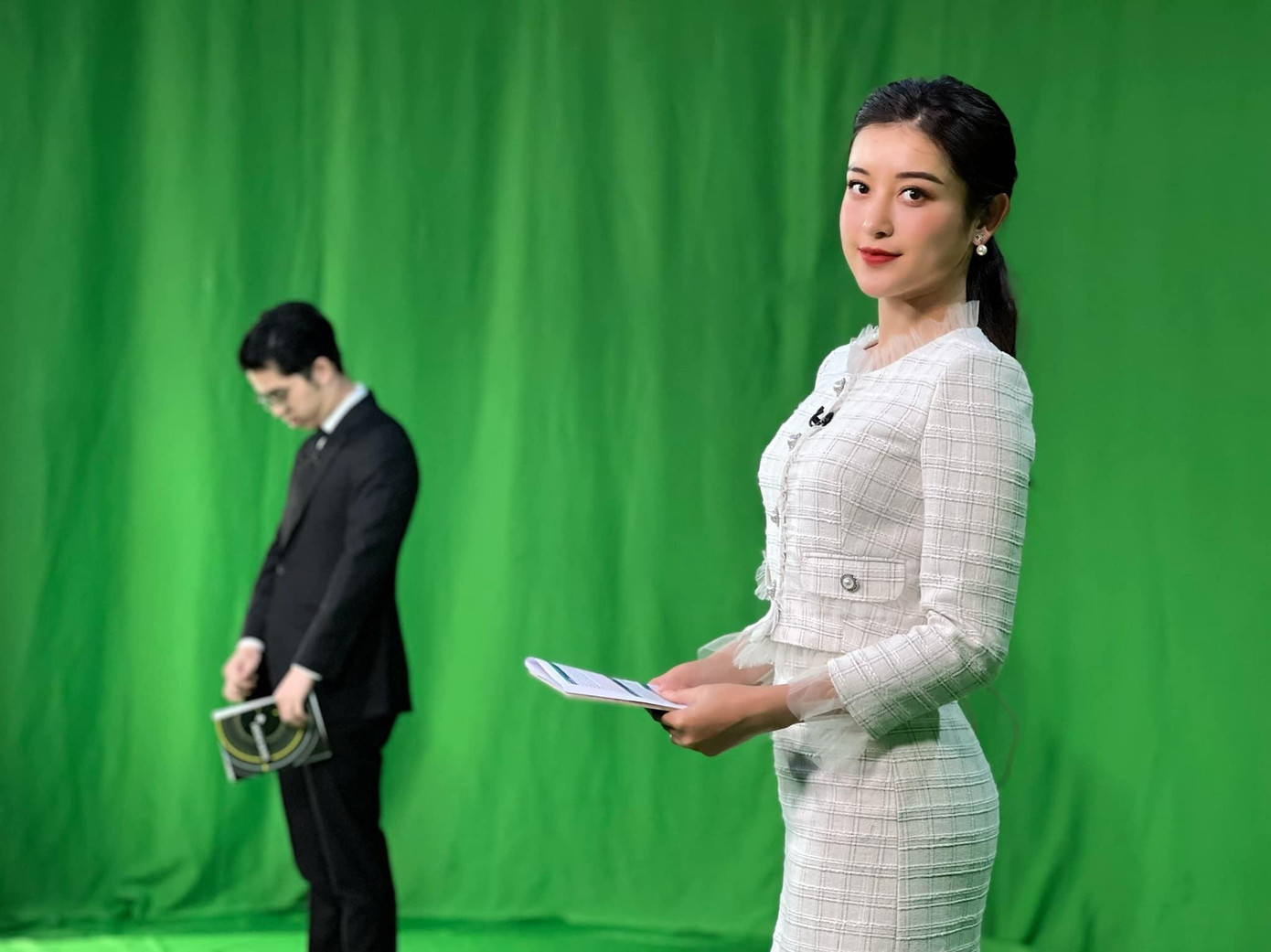 Huyền My đang đảm nhận vai trò biên tập viên thể thao. Huyền My đang đảm nhận vai trò biên tập viên thể thao.