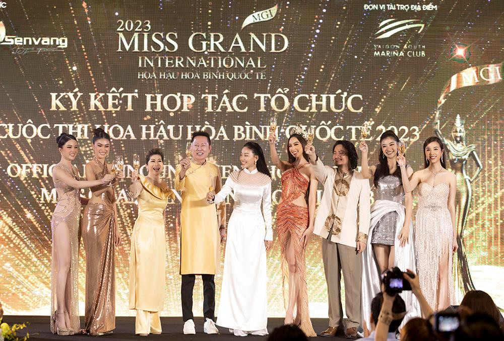 Lễ ký kết đã chính thức công bố Việt Nam là quốc gia đăng cai cuộc thi Miss Grand International – Hoa hậu Hòa bình Việt Nam vào năm 2023.