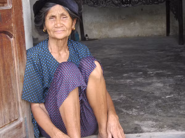 Cụ Trần Thị Tuân (79 tuổi) mòn mỏi đợi cháu về