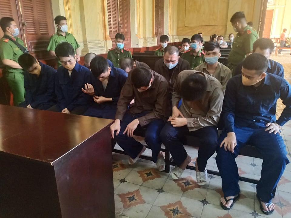 Các bị cáo tại phiên tòa.