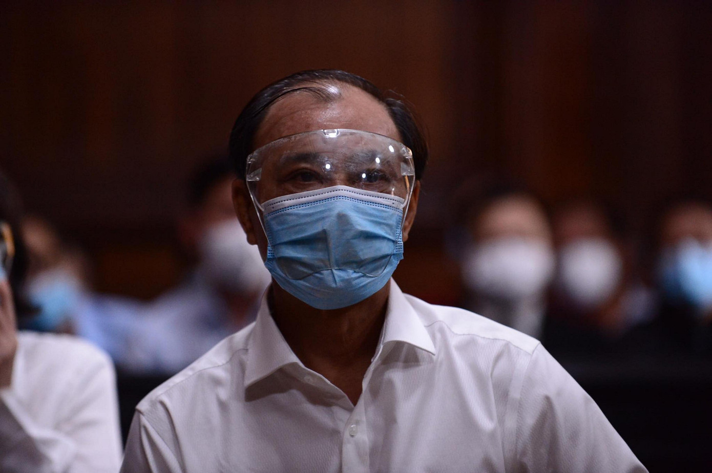 Cựu Tổng giám đốc SAGRI - bị cáo Lê Tấn Hùng tại tòa sáng 6/12. Cựu Tổng giám đốc SAGRI - bị cáo Lê Tấn Hùng tại tòa sáng 6/12.