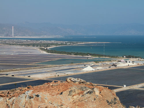 Tuy Phong nhìn từ đỉnh núi Tàu