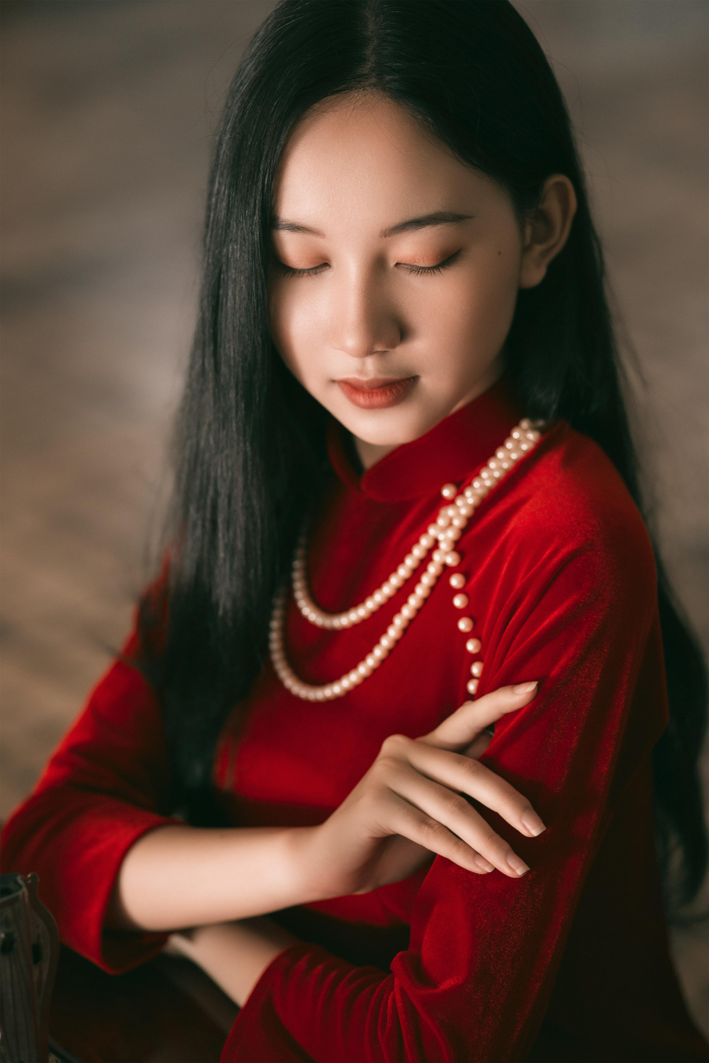 Trúc Linh cho biết, cô sinh ra và lớn lên tại tỉnh Bà Rịa - Vũng Tàu nhưng cha là người Thừa Thiên- Huế nên có lẽ đã được di truyền những đường nét trên khuôn mặt cũng như tính cách người xứ Huế.