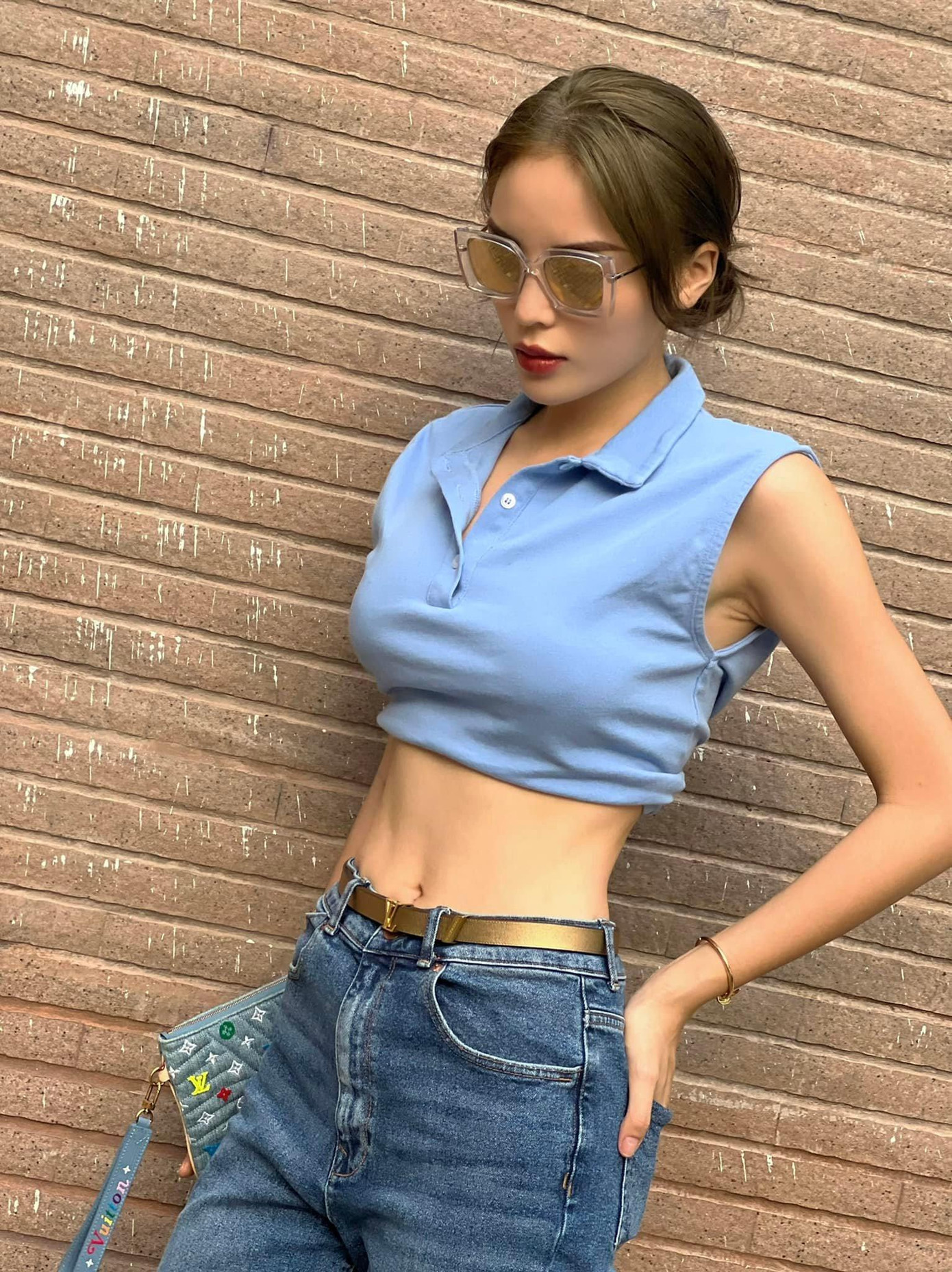 Thời gian gần đây, Hoa hậu Kỳ Duyên liên tục khoe những hình ảnh nóng bỏng, gợi cảm. Đặc biệt, nàng hậu để lộ vòng hai con kiến với số đo mơ ước 59cm.