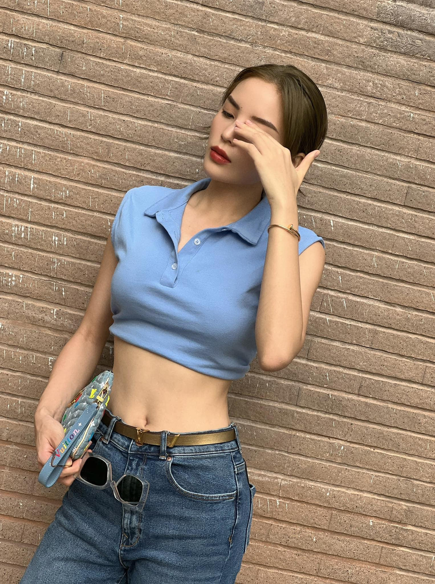 Được biết, Kỳ Duyên nỗ lực tập luyện trong suốt nửa năm qua để siết cân nặng xuống 56kg. "Tôi phải tập 'hết hơi' mới có được thân hình gầy như vậy", Kỳ Duyên nói.