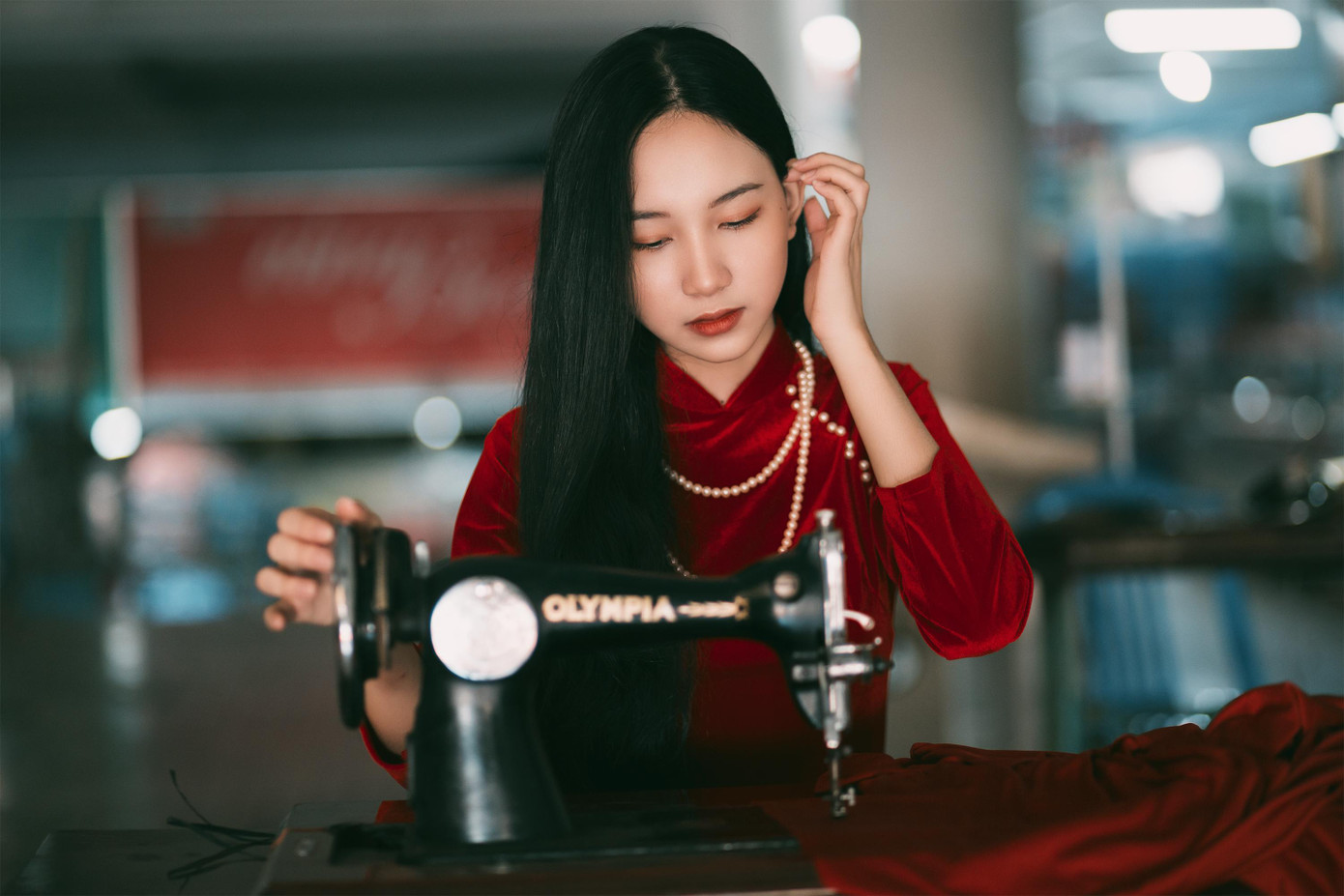 Với vẻ ngoài trong veo, Trúc Linh khiến nhiều người yêu mến và ưu ái gọi là “nàng thơ xứ Huế”.