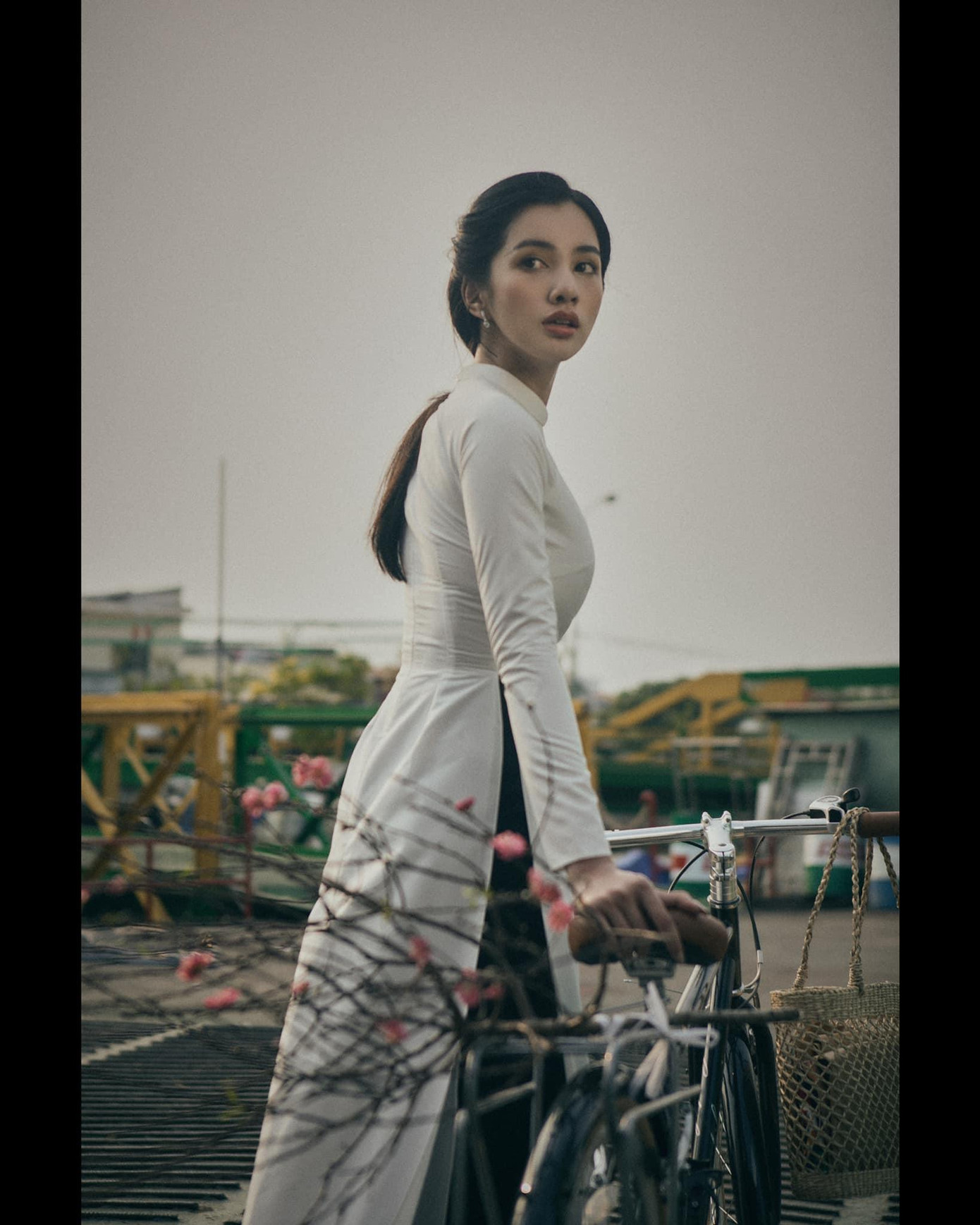 Cẩm Đan gây ấn tượng với vẻ đẹp lạ từ vòng hồ sơ của Hoa hậu Việt Nam 2020.