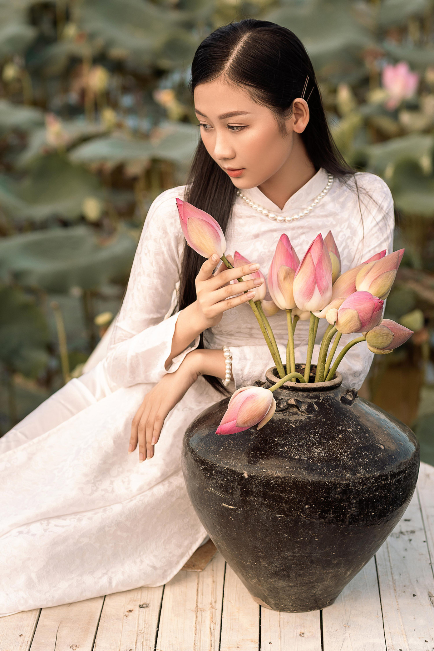 Nói về dự định sắp tới, Quế Anh thổ lộ, cô vẫn tập trung vào việc học ở trường và dành thời gian cho gia đình. Đồng thời, cô tích cực rèn luyện, học hỏi, trau dồi thêm các kĩ năng cần thiết để phát triển bản thân.