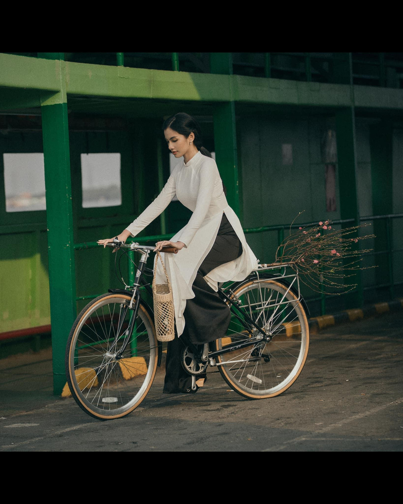 Cô lọt Top 15 Hoa hậu Việt Nam 2020 và trở thành gương mặt được săn đón trên sàn diễn thời trang sau cuộc thi.