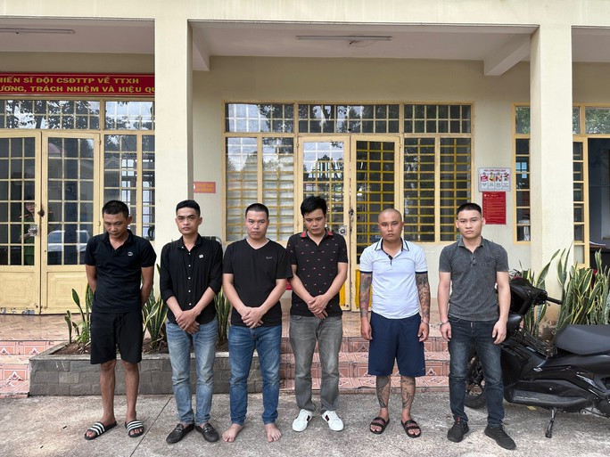 Bắt nhóm đối tượng cho vay cắt cổ ở Đồng Nai - Ảnh 1. Nhóm đối tượng cho vay bị bắt