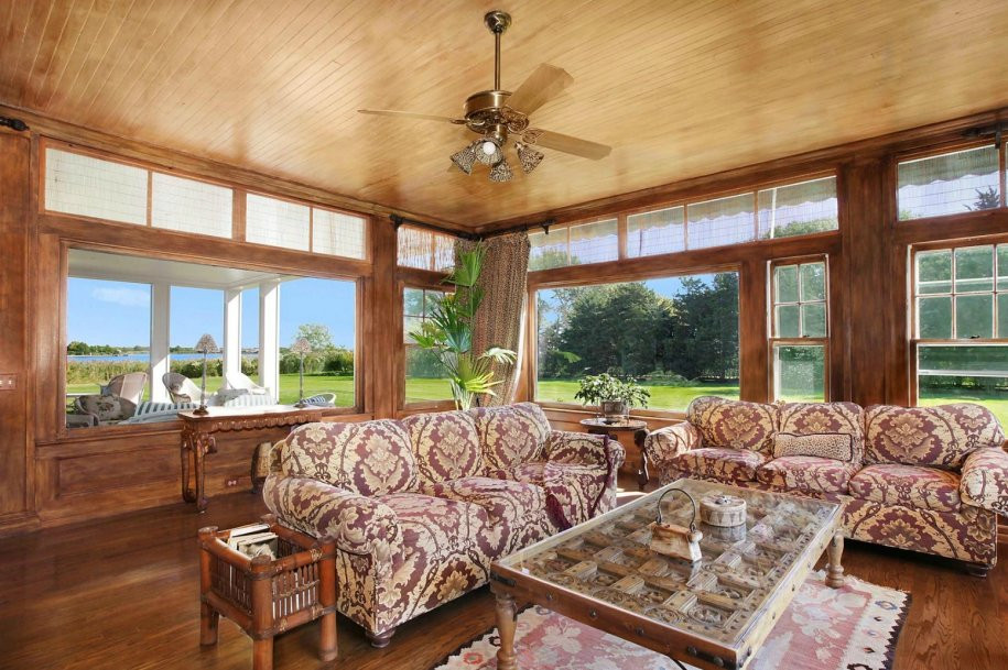 và thoáng đãng với nhiều cửa sổ để chủ và khách có thể chiêm ngưỡng khung cảnh thanh bình bên ngoài