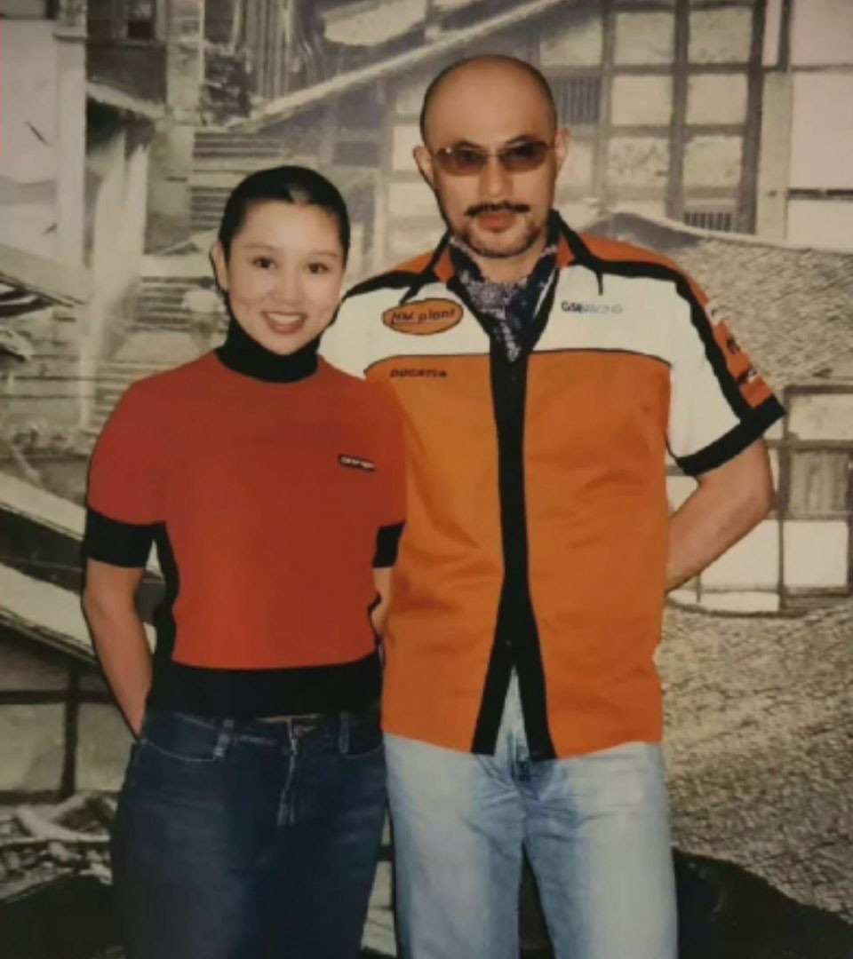 Từ Cẩm Giang và vợ kết hôn chỉ sau 3 lần gặp gỡ. Ảnh: HK01.