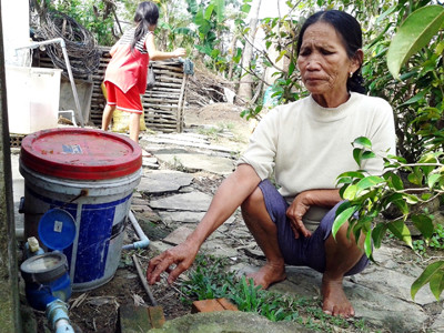 Ba năm rồi người dân Bình Tú mòn mỏi chờ nước sạch từ dự án. ảnh: H. Văn. Ba năm rồi người dân Bình Tú mòn mỏi chờ nước sạch từ dự án. ảnh: H. Văn