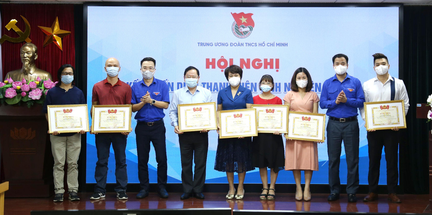 T.Ư Đoàn trao Bằng khen cho các tập thể, cá nhân có thành tích xuất sắc trong công tác tuyên truyền Chiến dịch TNTN hè 2021