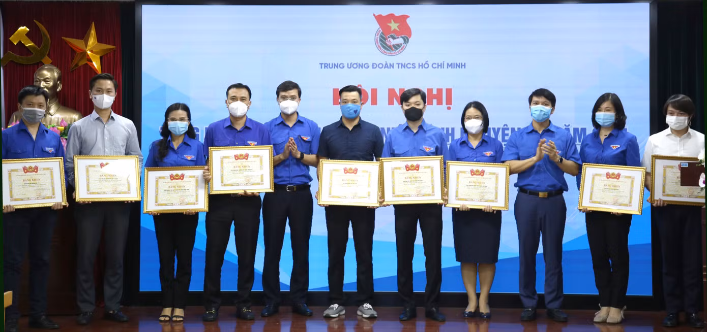 T.Ư Đoàn tặng Bằng khen cho các đơn vị xuất sắc tiêu biểu trong Chiến dịch TNTN hè 2021