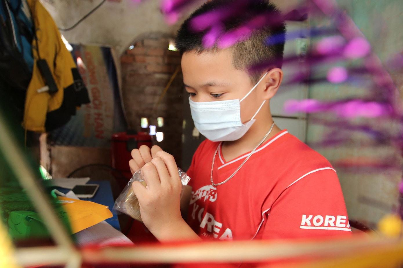 Hồi hộp bóc bánh