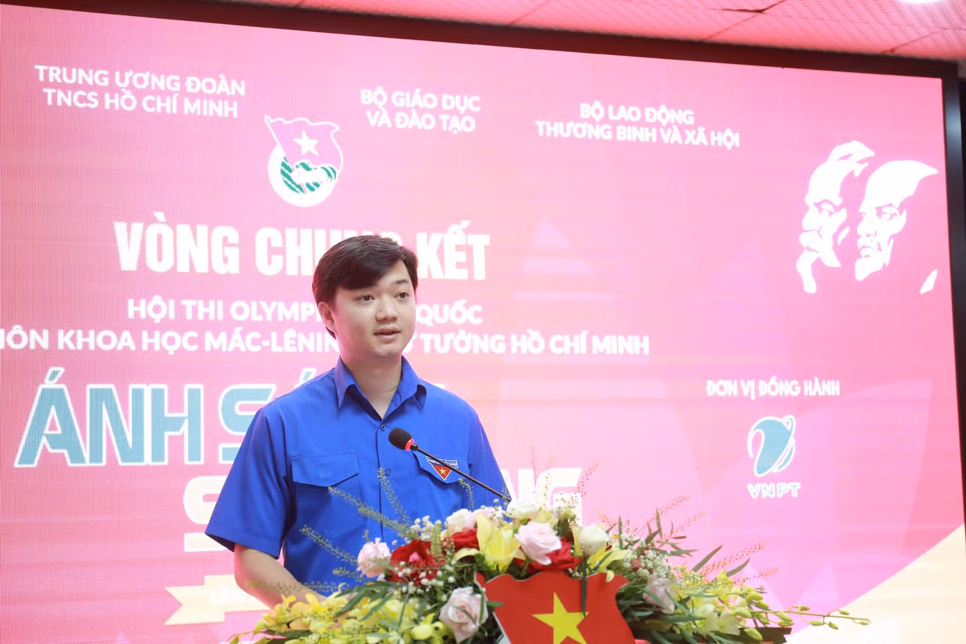 Anh Nguyễn Minh Triết, Trưởng ban Thanh niên trường học T.Ư Đoàn phát biểu tại vòng Chung kết bảng cá nhân Hội thi "Ánh sáng soi đường" lần thứ 4, năm 2021. Ảnh: Bảo Anh
