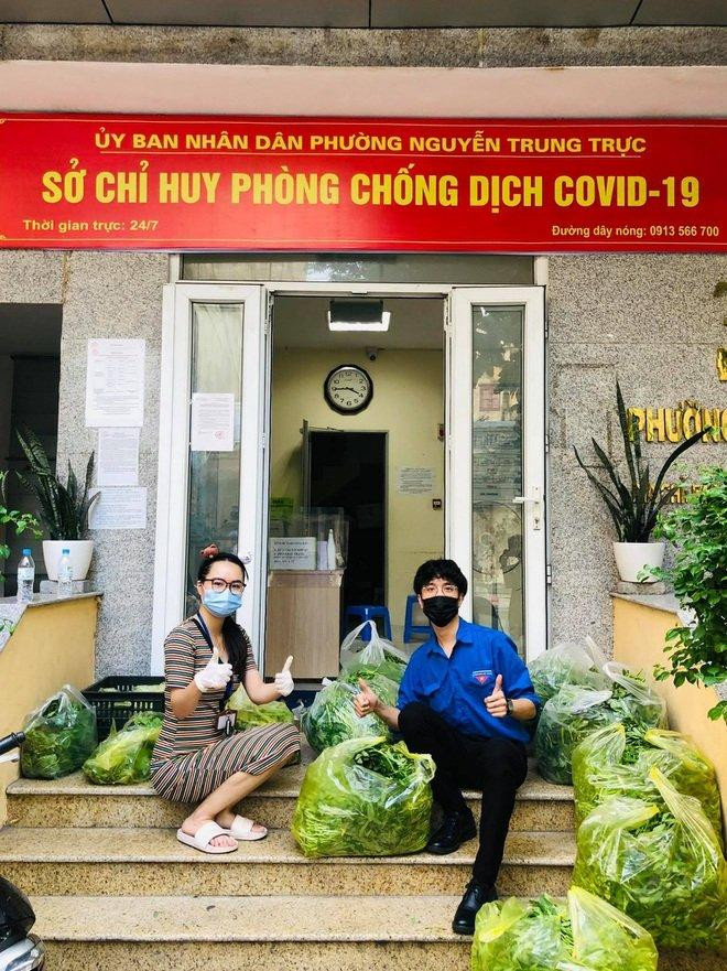Bùi Quang Anh hăng hái tham gia hỗ trợ nhu yếu phẩm cho người có hoàn cảnh khó khăn