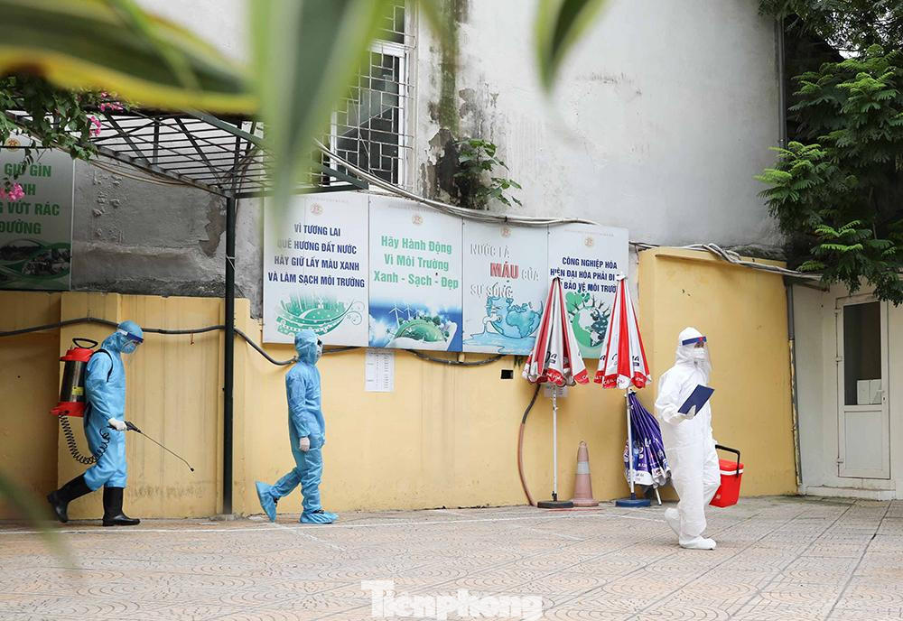 Trong trường hợp thí sinh thân nhiệt cao mà không thuyên giảm sẽ được đưa về trung tâm y tế quận Trong trường hợp thí sinh thân nhiệt cao mà không thuyên giảm sẽ được đưa về trung tâm y tế quận