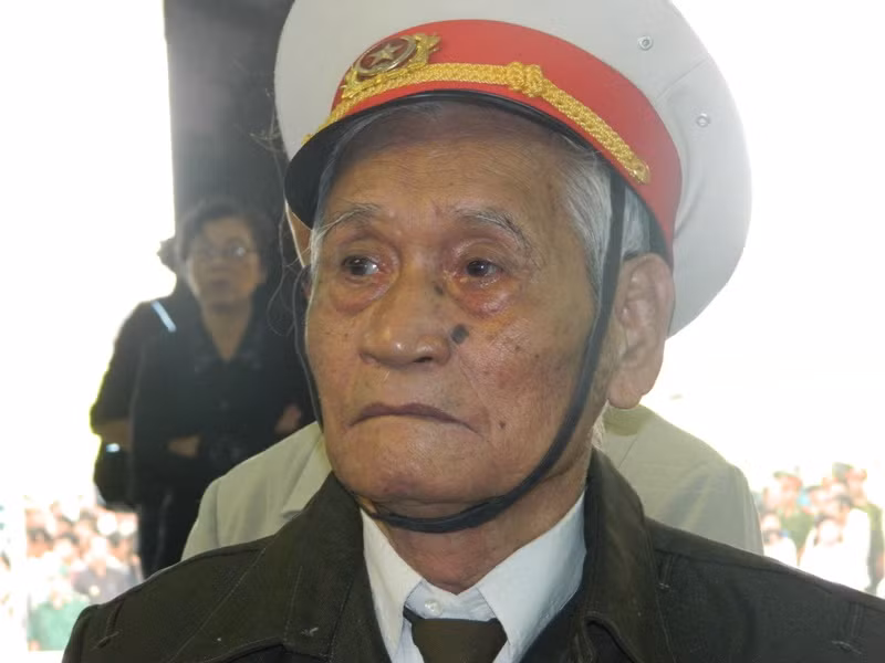 BS Thiếu tá Nguyễn Xu (95 tuổi), chiến sỹ Điện Biên Phủ vĩnh biệt đại tướng Tổng tư lệnh