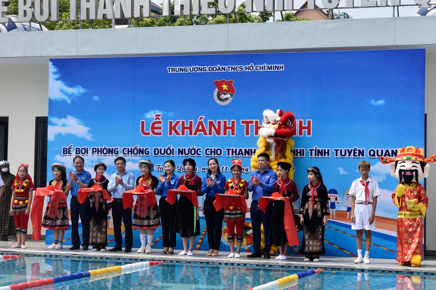 Khánh thành bể bơi phòng chống đuối nước cho thanh thiếu nhi Khánh thành bể bơi phòng chống đuối nước cho thanh thiếu nhi