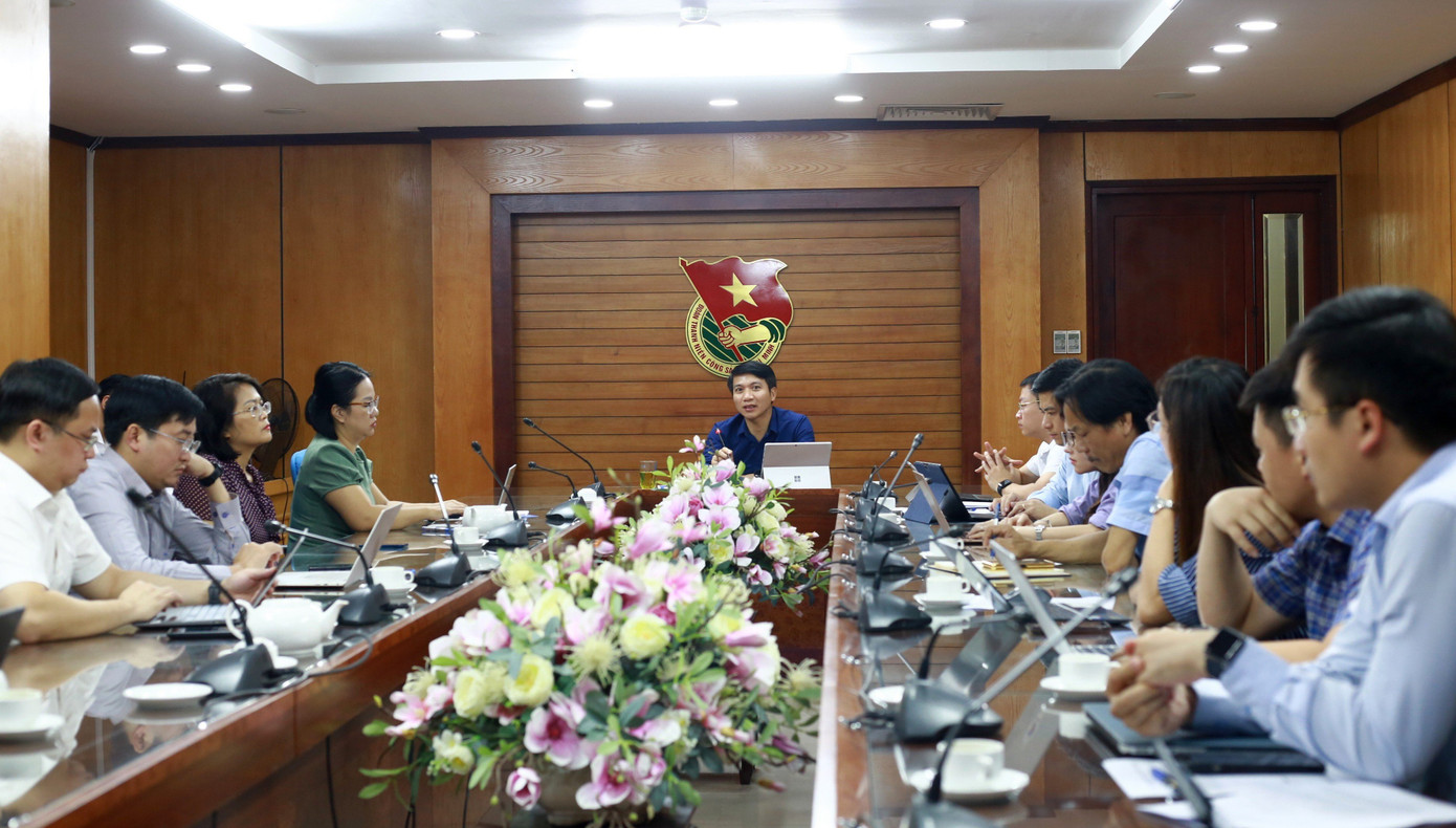 Anh Nguyễn Ngọc Lương, Bí thư thường trực T.Ư Đoàn, Chủ tịch T.Ư Hội LHTN Việt Nam, Trưởng ban chỉ đạo Chiến dịch thanh niên tình nguyện Hè 2023 chủ trì cuộc họp. Anh Nguyễn Ngọc Lương, Bí thư thường trực T.Ư Đoàn, Chủ tịch T.Ư Hội LHTN Việt Nam, Trưởng ban chỉ đạo Chiến dịch thanh niên tình nguyện Hè 2023 chủ trì cuộc họp.