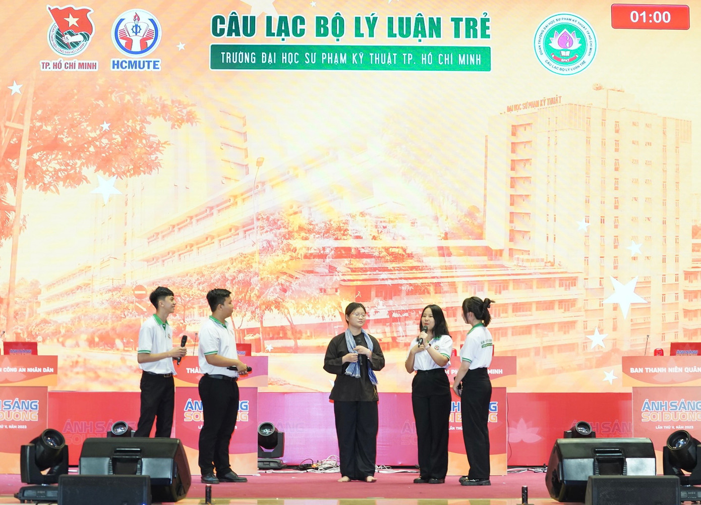 Phần thi của đội tuyển Thành Đoàn TPHCM. Ảnh: Như Ý Phần thi của đội tuyển Thành Đoàn TPHCM. Ảnh: Như Ý