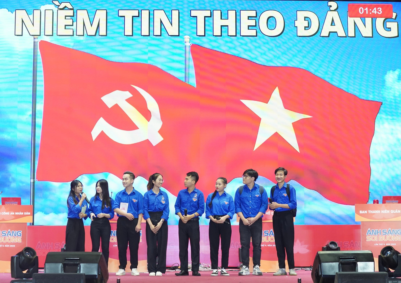 Phần thi của đội tuyển Thành Đoàn Hà Nội. Ảnh: Như Ý Phần thi của đội tuyển Thành Đoàn Hà Nội. Ảnh: Như Ý