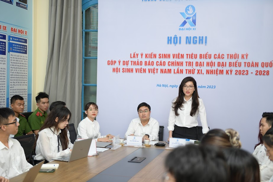 Hội nghị diễn ra với sự chủ trì của chị Hồ Hồng Nguyên, Trưởng ban Thanh niên trường học T.Ư Đoàn, Phó Chủ tịch thường trực T.Ư Hội SVVN; anh Nguyễn Bá Cát, Phó chủ tịch T.Ư Hội Sinh viên Việt Nam. Ảnh: Dương Triều Hội nghị diễn ra với sự chủ trì của chị Hồ Hồng Nguyên, Trưởng ban Thanh niên trường học T.Ư Đoàn, Phó Chủ tịch thường trực T.Ư Hội SVVN; anh Nguyễn Bá Cát, Phó chủ tịch T.Ư Hội Sinh viên Việt Nam. Ảnh: Dương Triều