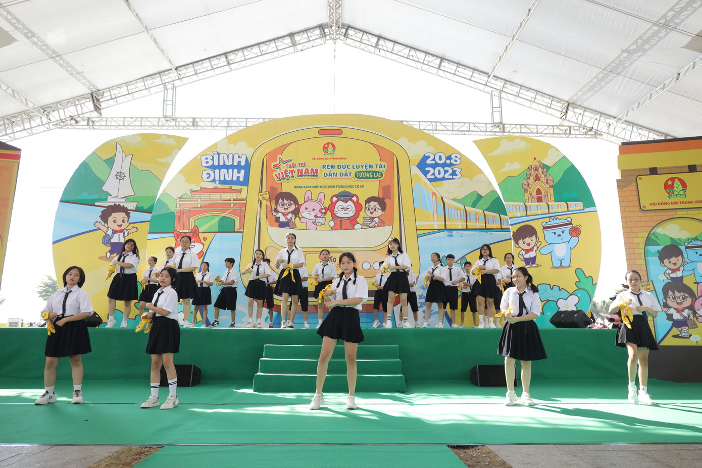 Thiếu nhi Bình Định tham gia các hoạt động tại chương trình