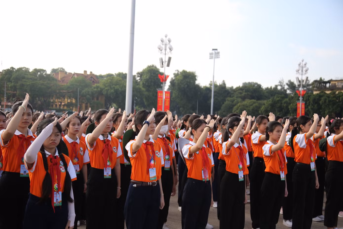 270 Chỉ huy Đội giỏi toàn quốc viếng Lăng và báo công dâng Bác 270 Chỉ huy Đội giỏi toàn quốc viếng Lăng và báo công dâng Bác