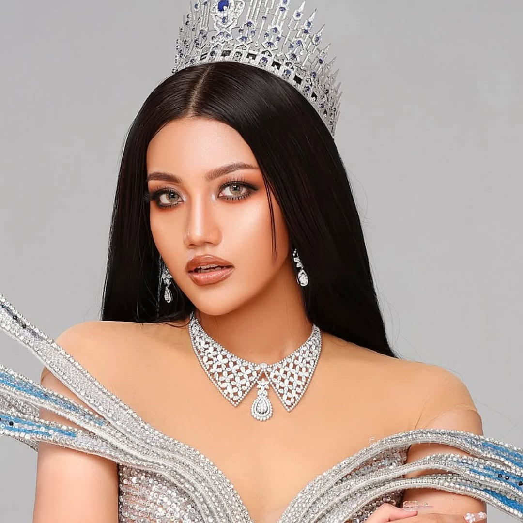 Bên cạnh việc học tập, cô dành thời gian làm tình nguyện viên tại một bệnh viện cứu trợ ở Nay Pyi Taw, nơi cô hỗ trợ chăm sóc cho những bệnh nhân.