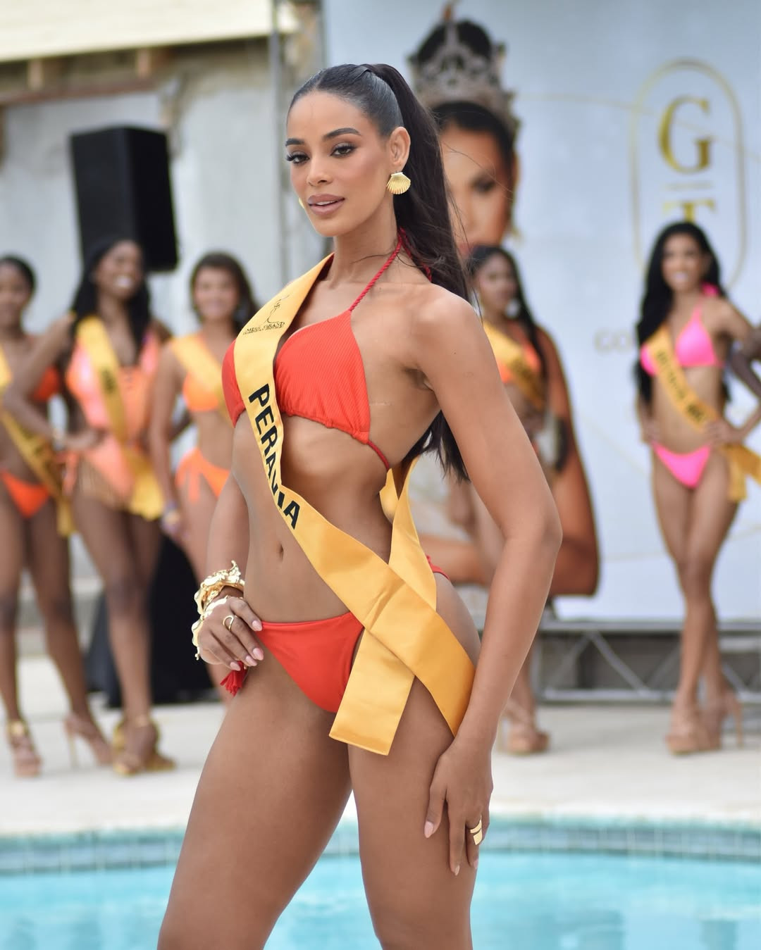 Madeline Mejía năm nay 27 tuổi, là người mẫu có hình thể khỏe khắn, nóng bỏng cùng kỹ năng trình diễn ấn tượng.