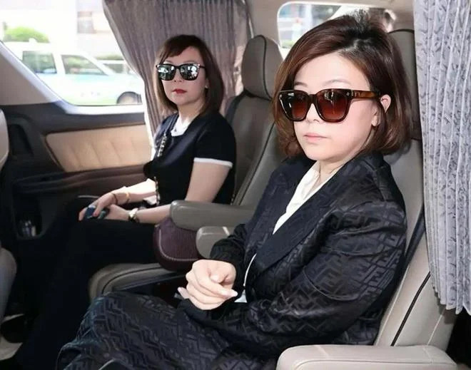 Á hậu Hong Kong 1997 Lý Minh Tuệ kiện chồng - doanh nhân Trần Hạc Dương - vì tội bạo hành. Á hậu Hong Kong 1997 Lý Minh Tuệ kiện chồng - doanh nhân Trần Hạc Dương - vì tội bạo hành.