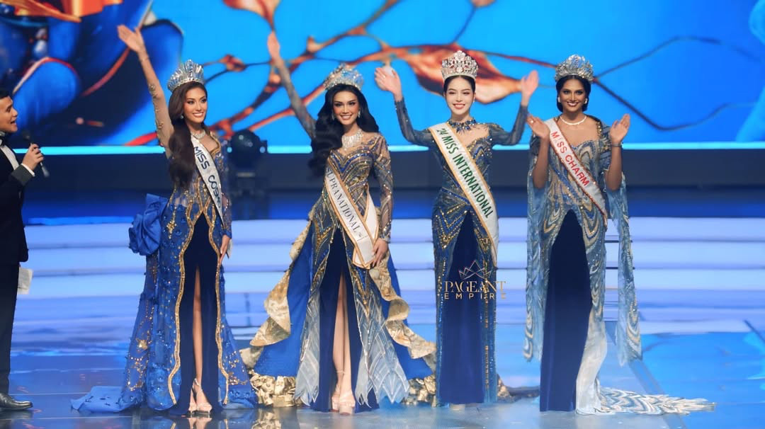 Thanh Thủy cùng 3 hoa hậu quốc tế mặc trang phục truyền thống Indonesia ảnh 2