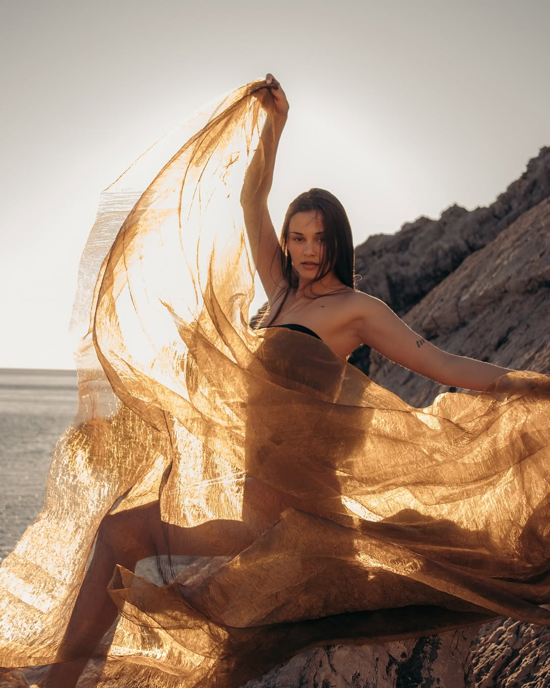 Một phần thi quan trọng của cuộc thi Hoa hậu Hoàn vũ năm nay là chương trình hùng biện Tiếng nói vì sự thay đổi, nơi các thí sinh ủng hộ những mục đích xã hội quan trọng.